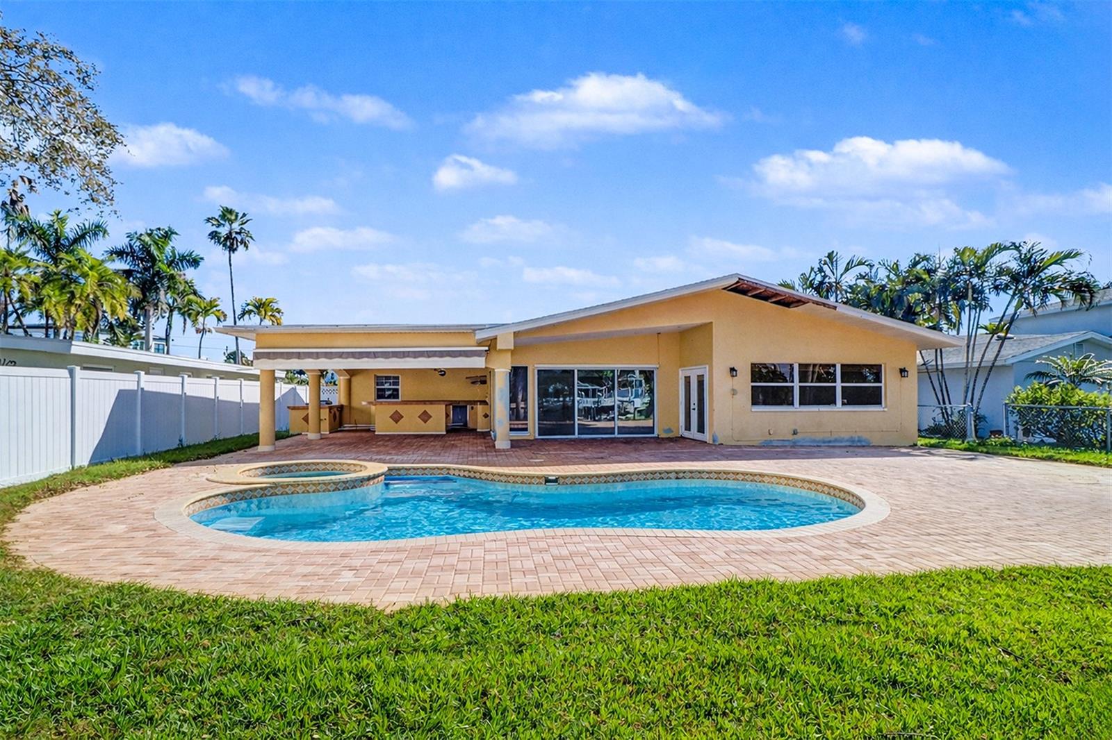 Image 5 of 33 For 15918 Redington Drive