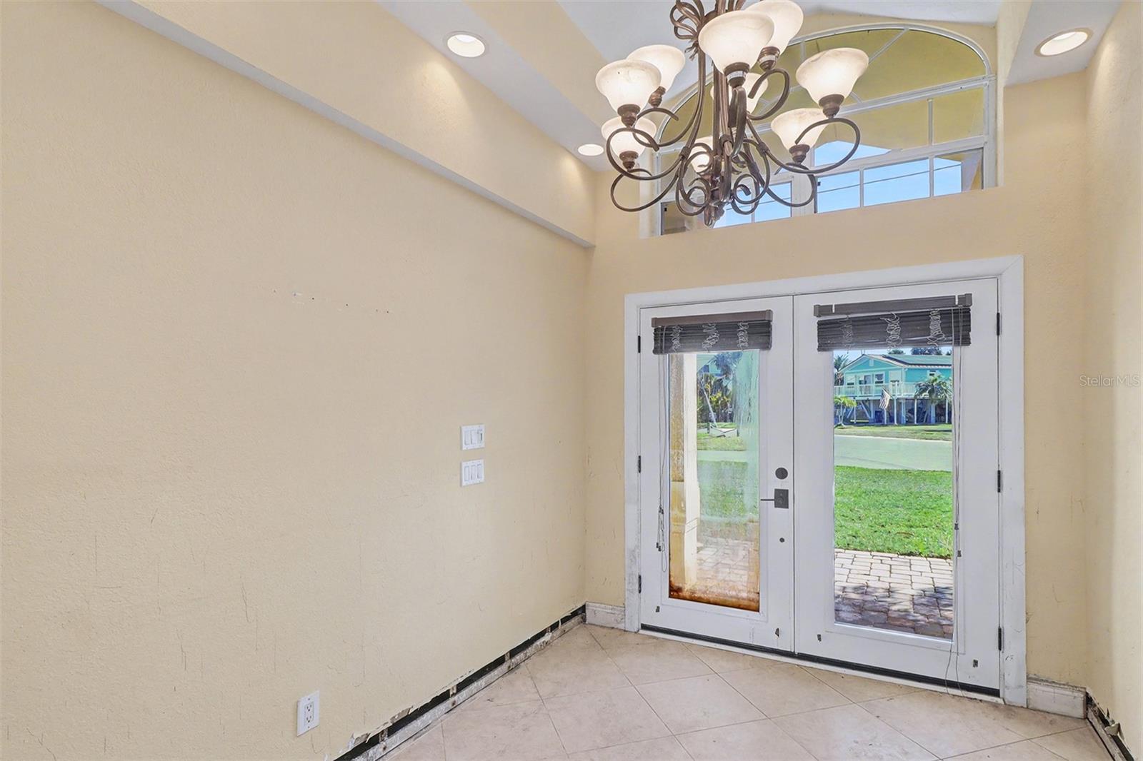 Image 6 of 33 For 15918 Redington Drive