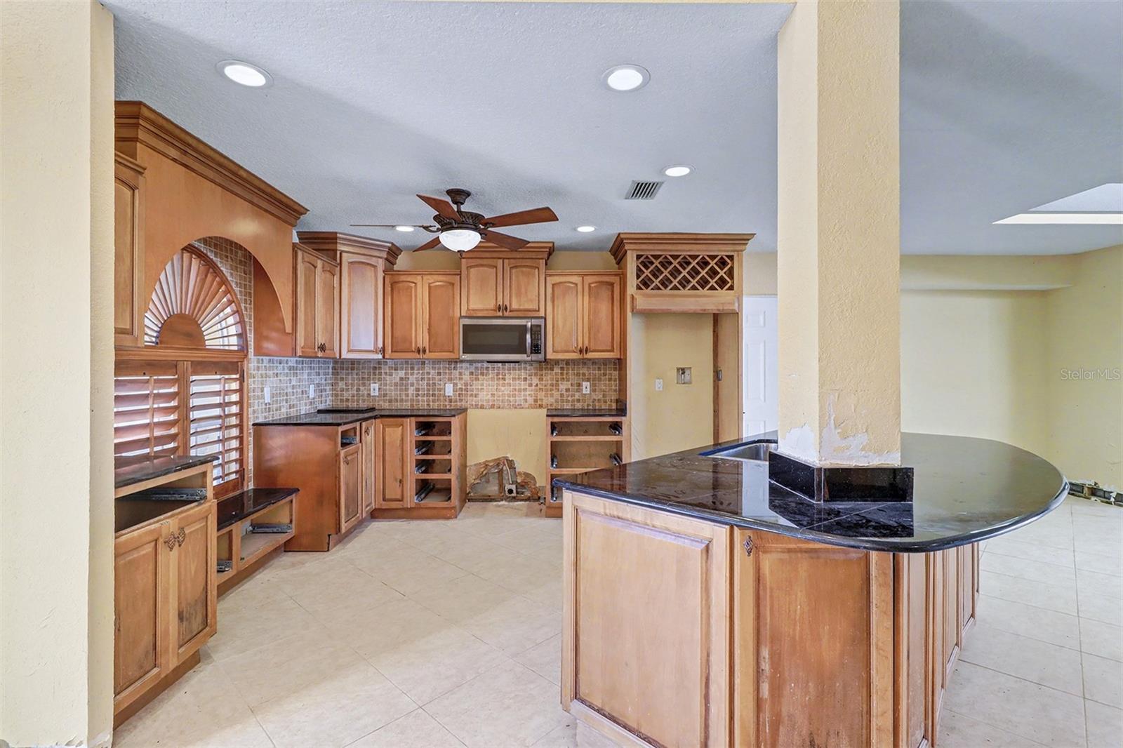 Image 8 of 33 For 15918 Redington Drive