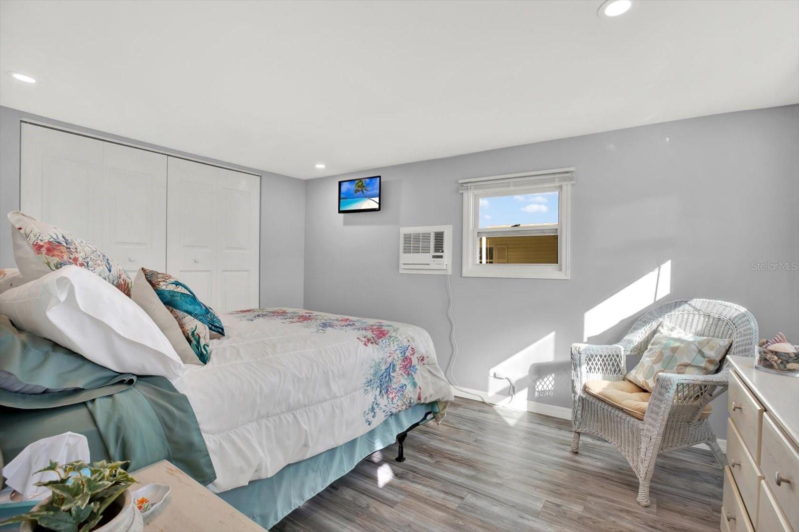 Image 12 of 22 For 7880 54th Avenue N 17