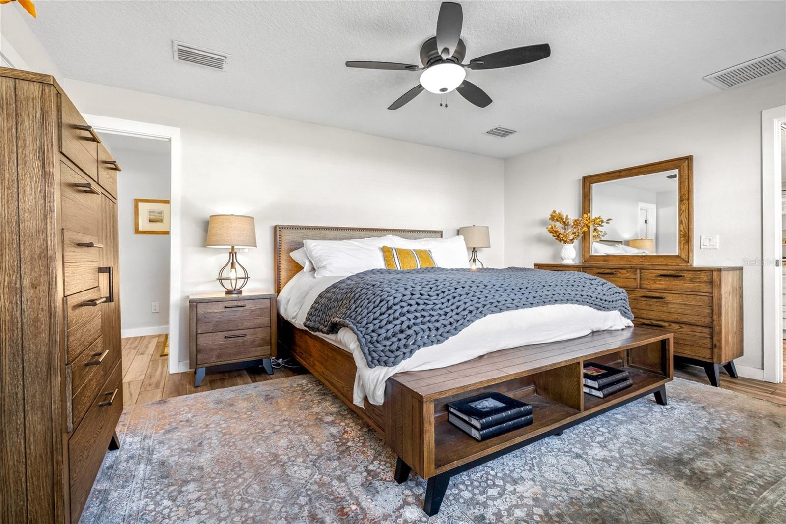 Listing photo id 16 for 6126 Native Woods Drive