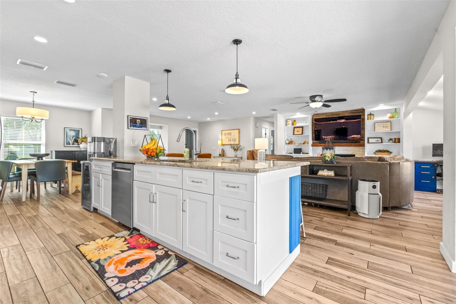 Listing photo id 6 for 6126 Native Woods Drive