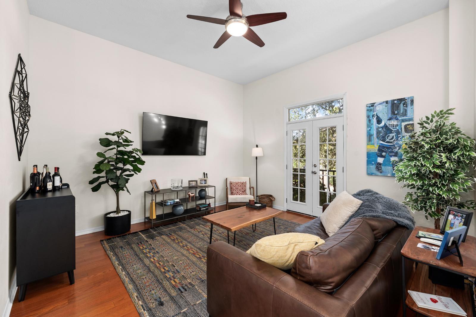 Image 18 of 30 For 501 Knights Run 4105