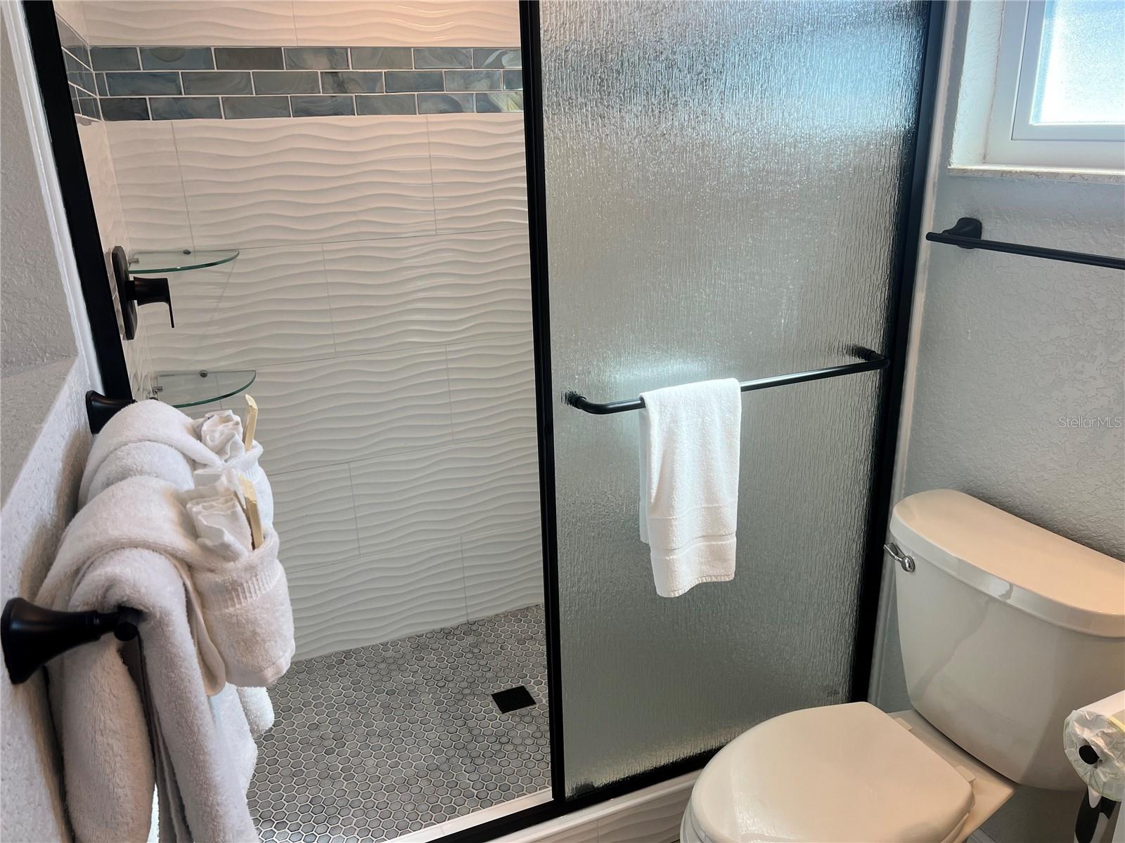 Image 6 of 11 For 6154 Midnight Pass Road B03