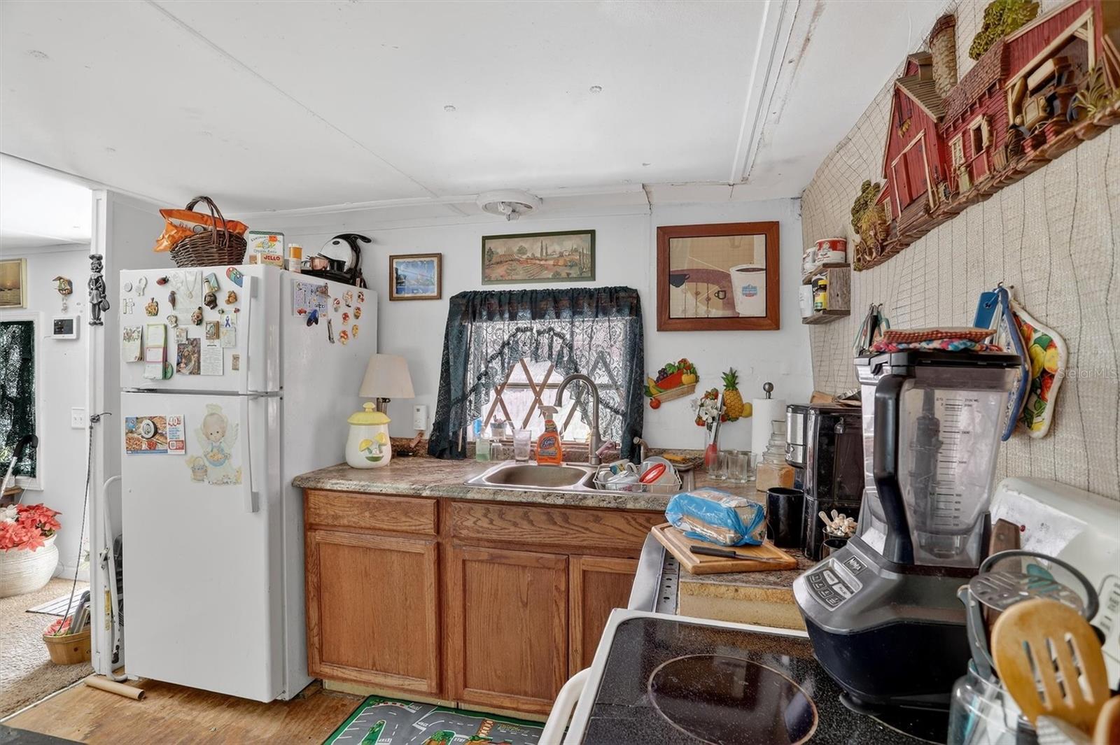 Listing photo id 8 for 18316 Crooked Lane