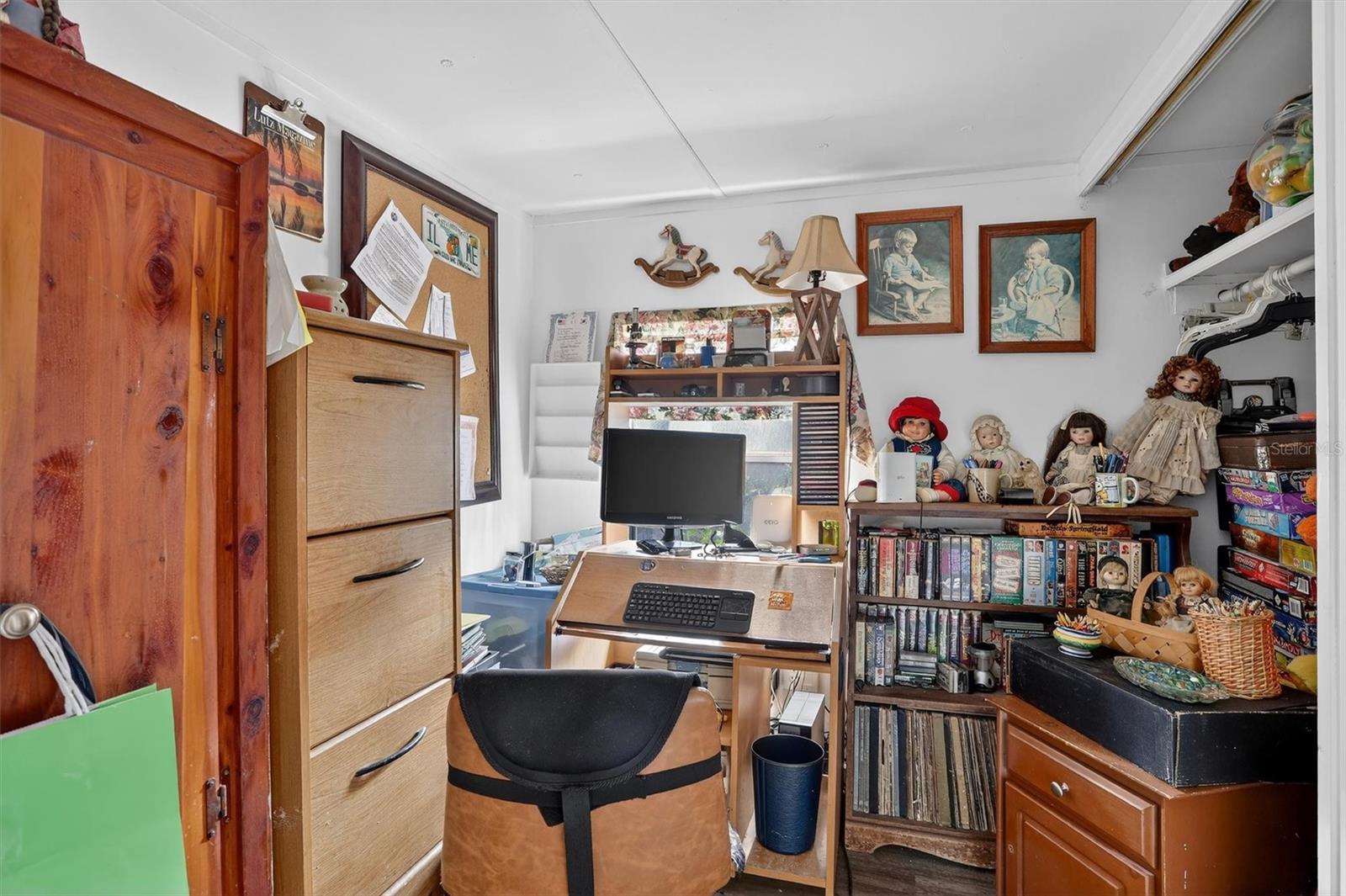 Listing photo id 11 for 18316 Crooked Lane