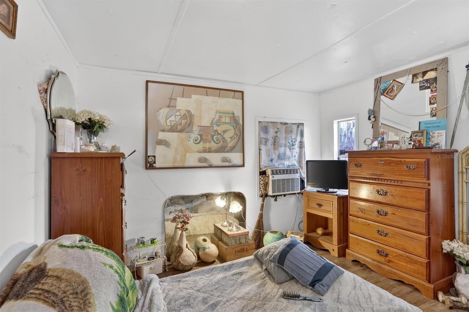 Listing photo id 14 for 18316 Crooked Lane