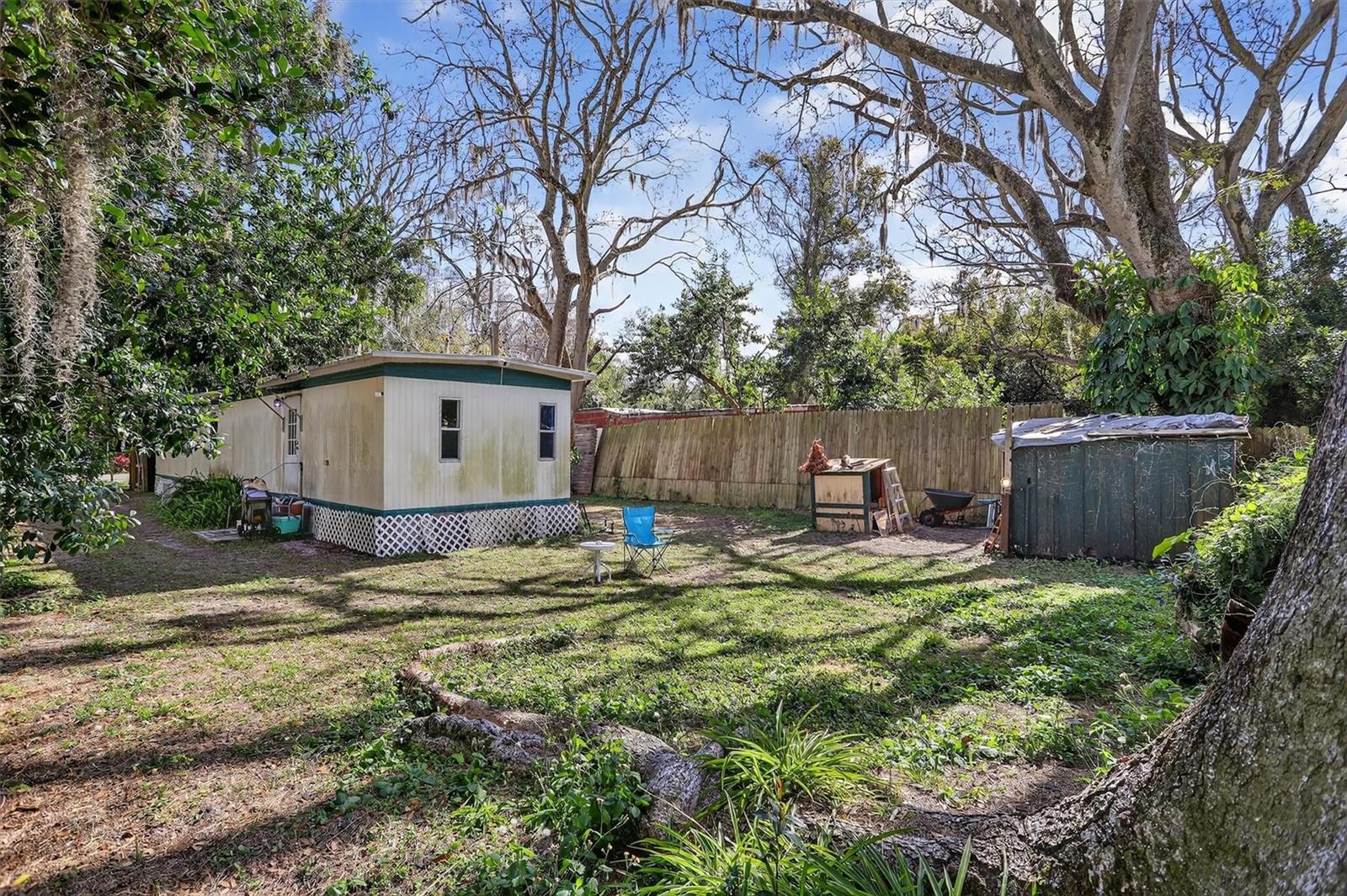 Listing photo id 17 for 18316 Crooked Lane