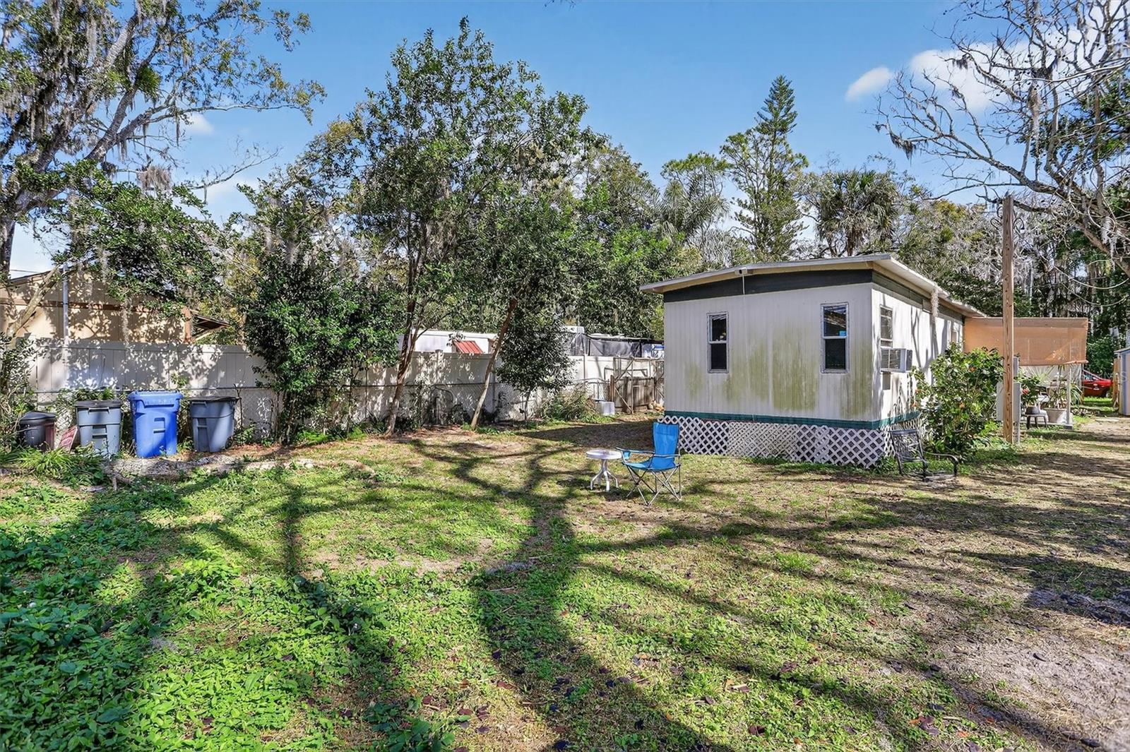 Listing photo id 18 for 18316 Crooked Lane