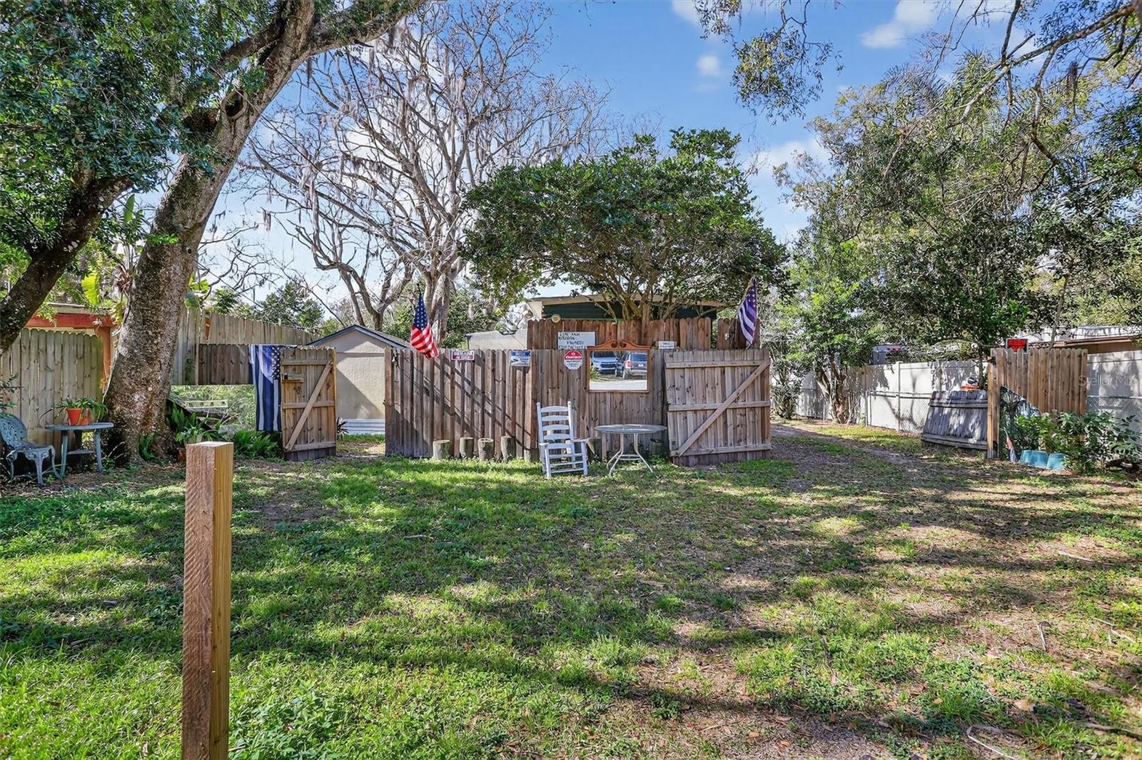 Listing photo id 19 for 18316 Crooked Lane