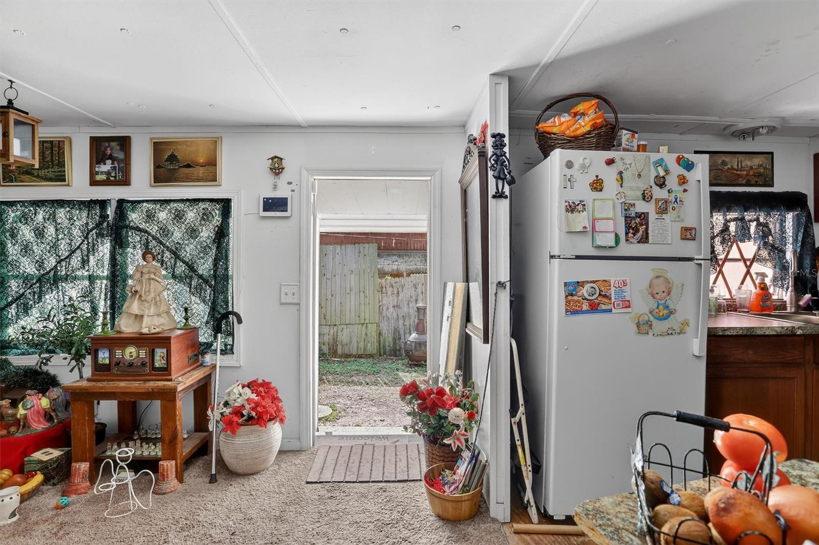 Listing photo id 1 for 18316 Crooked Lane