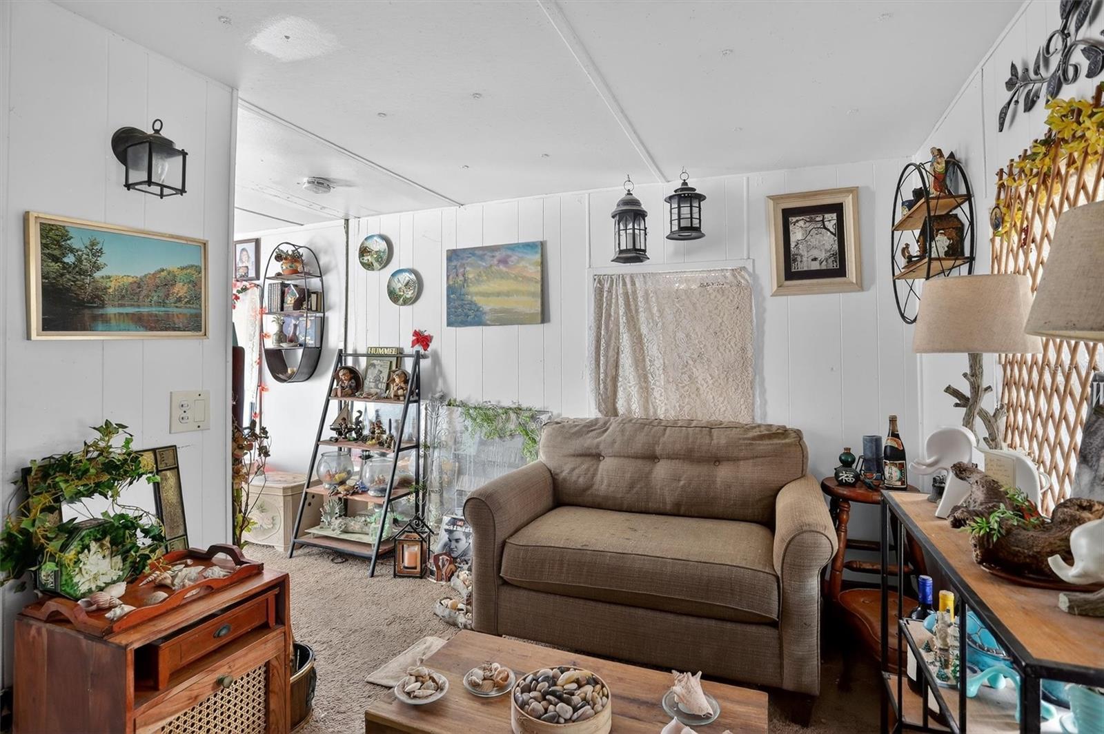 Listing photo id 3 for 18316 Crooked Lane