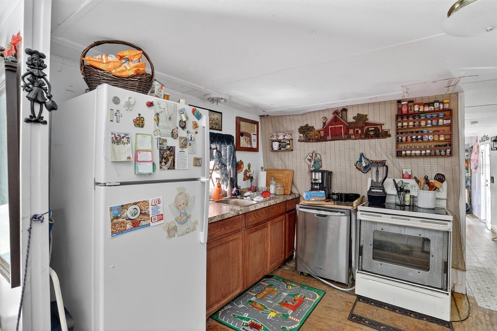 Listing photo id 7 for 18316 Crooked Lane