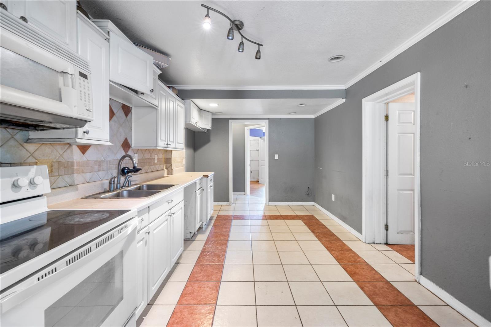 Image 9 of 50 For 37406 Vista Drive