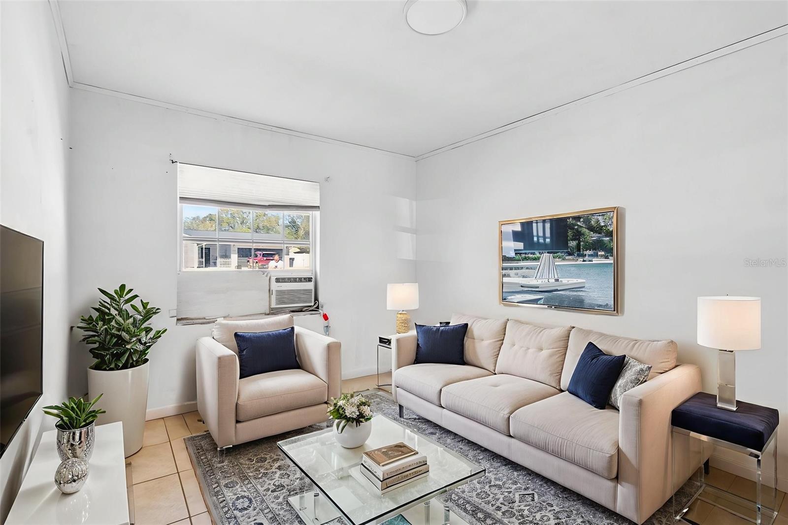 Image 13 of 38 For 527 Julie Lane