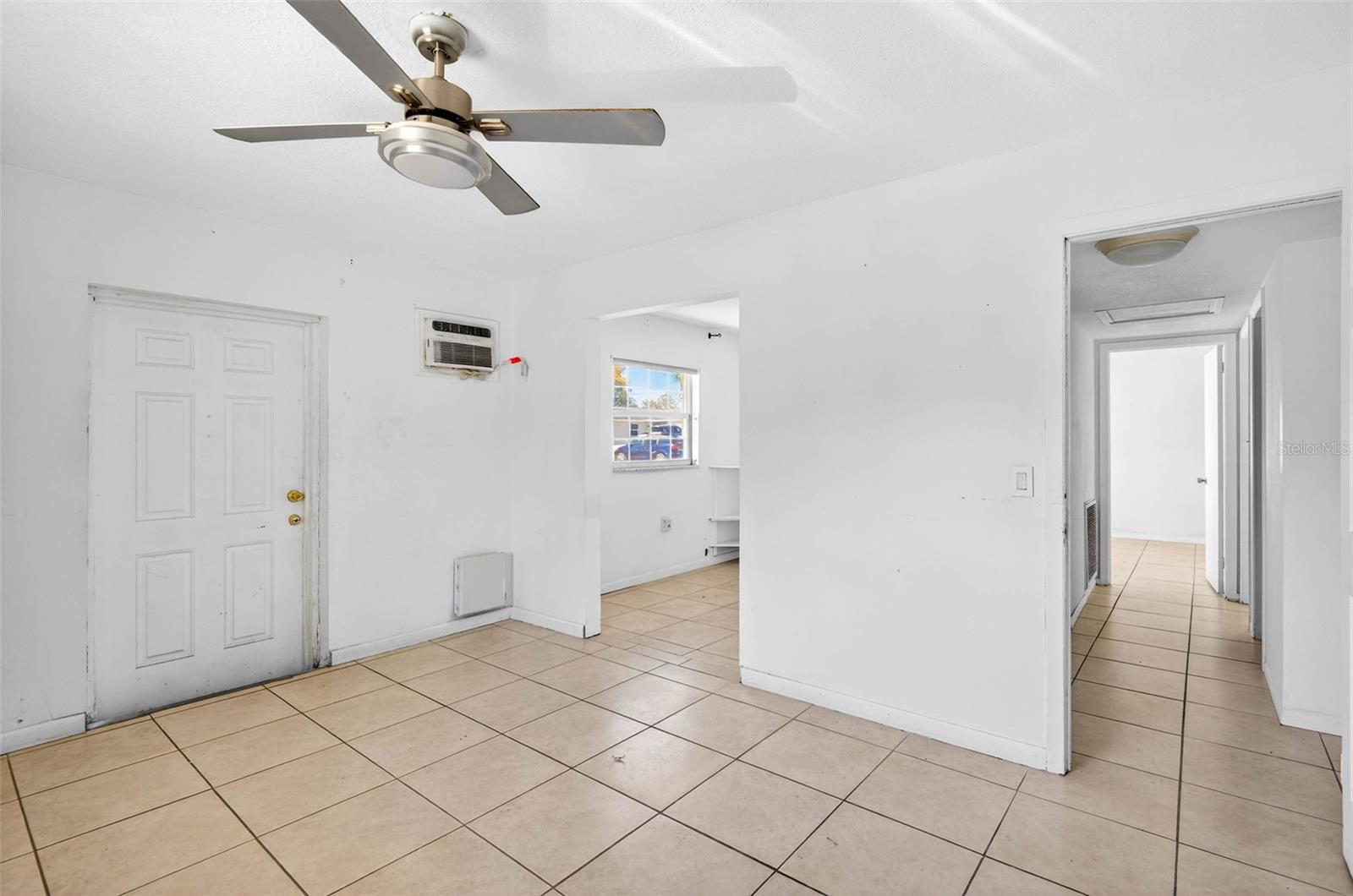 Image 17 of 38 For 527 Julie Lane