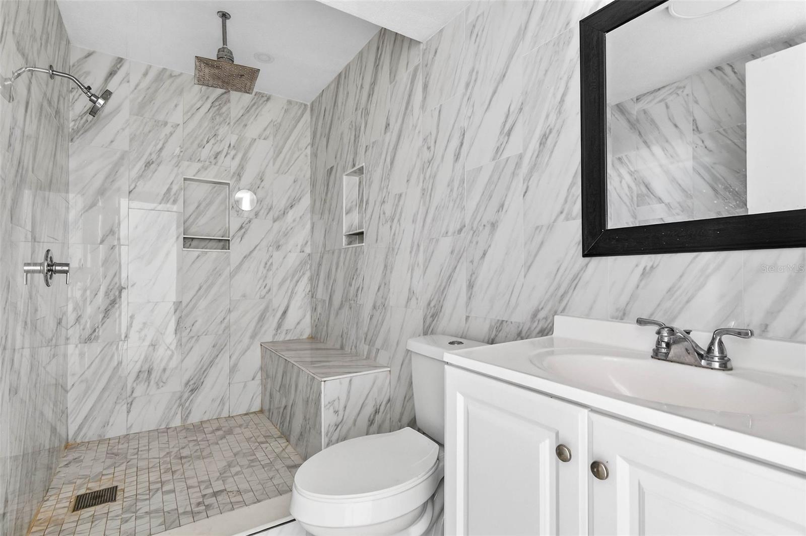 Image 21 of 38 For 527 Julie Lane