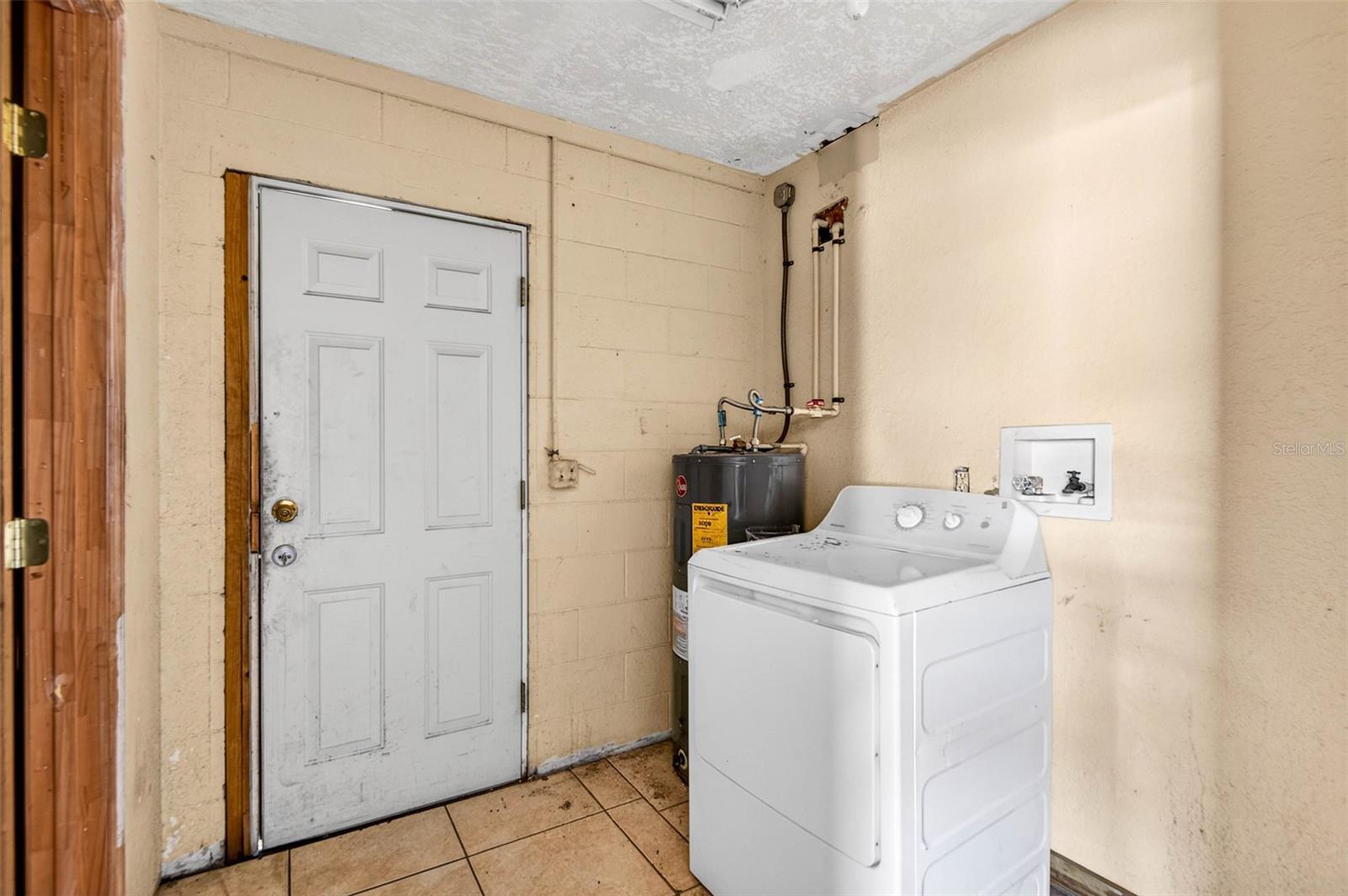 Image 26 of 38 For 527 Julie Lane