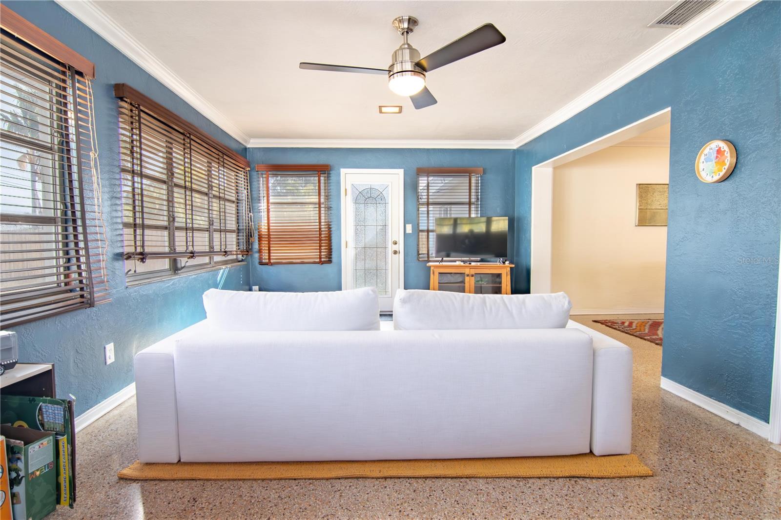 Image 15 of 32 For 1129 39th Avenue Ne