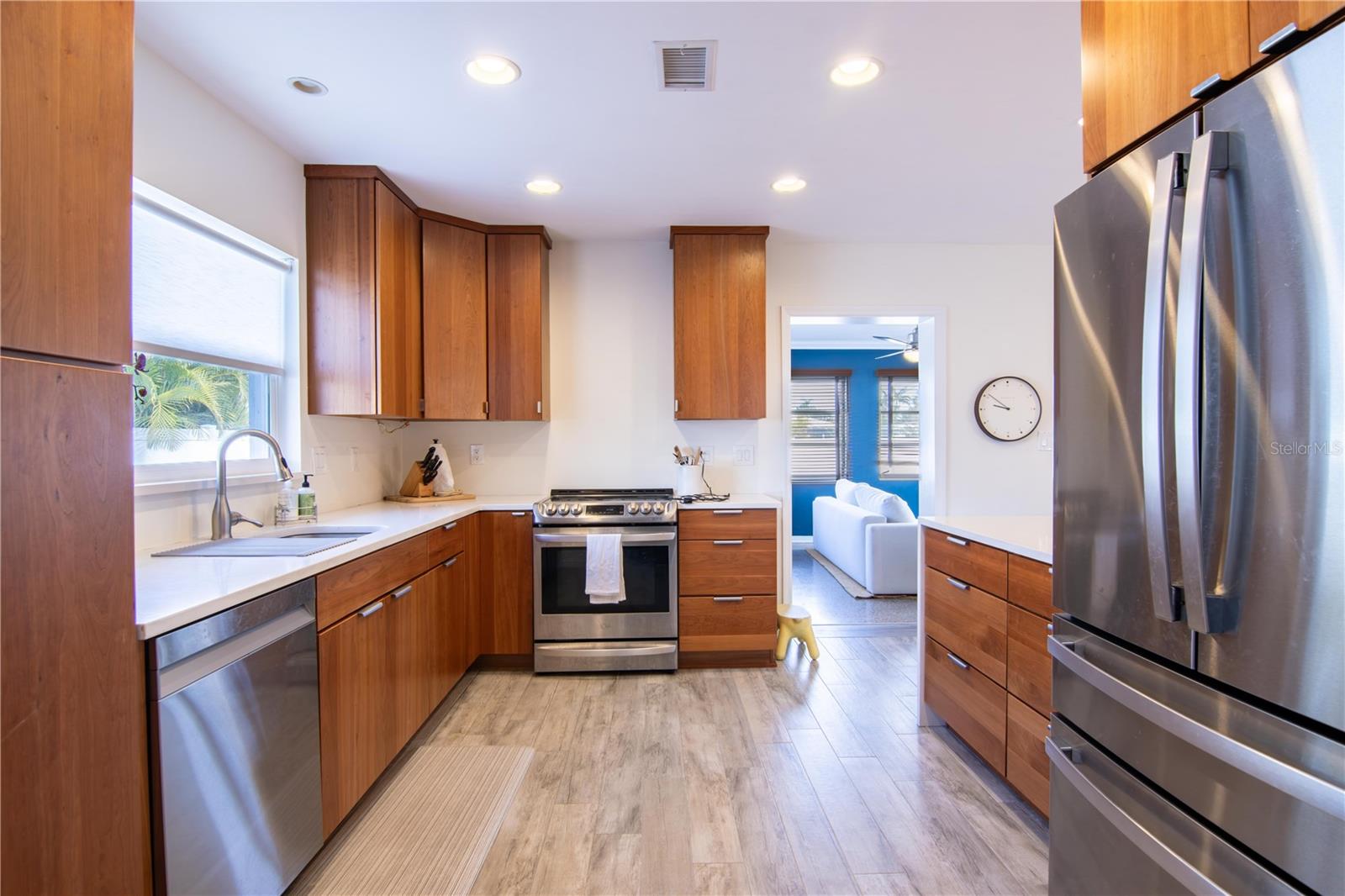 Image 18 of 32 For 1129 39th Avenue Ne