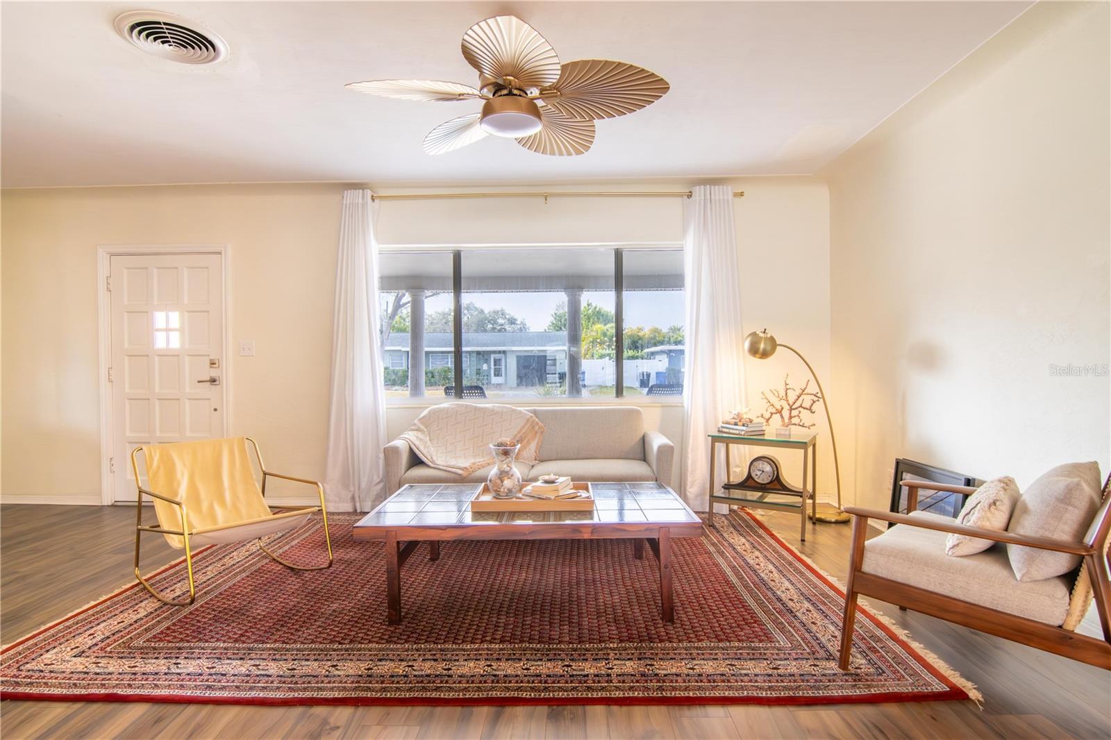 Image 5 of 32 For 1129 39th Avenue Ne