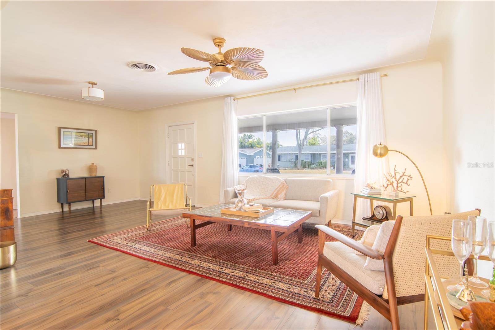 Image 6 of 32 For 1129 39th Avenue Ne