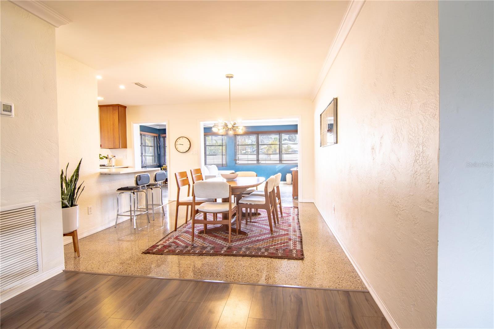 Image 8 of 32 For 1129 39th Avenue Ne