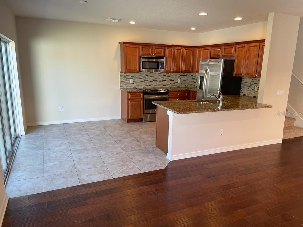 Image 9 of 29 For 1827 Sommarie Way