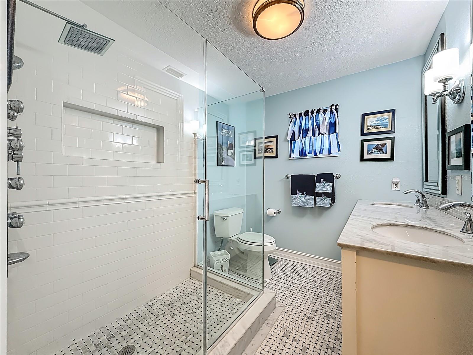 Image 40 of 70 For 510 72nd Avenue