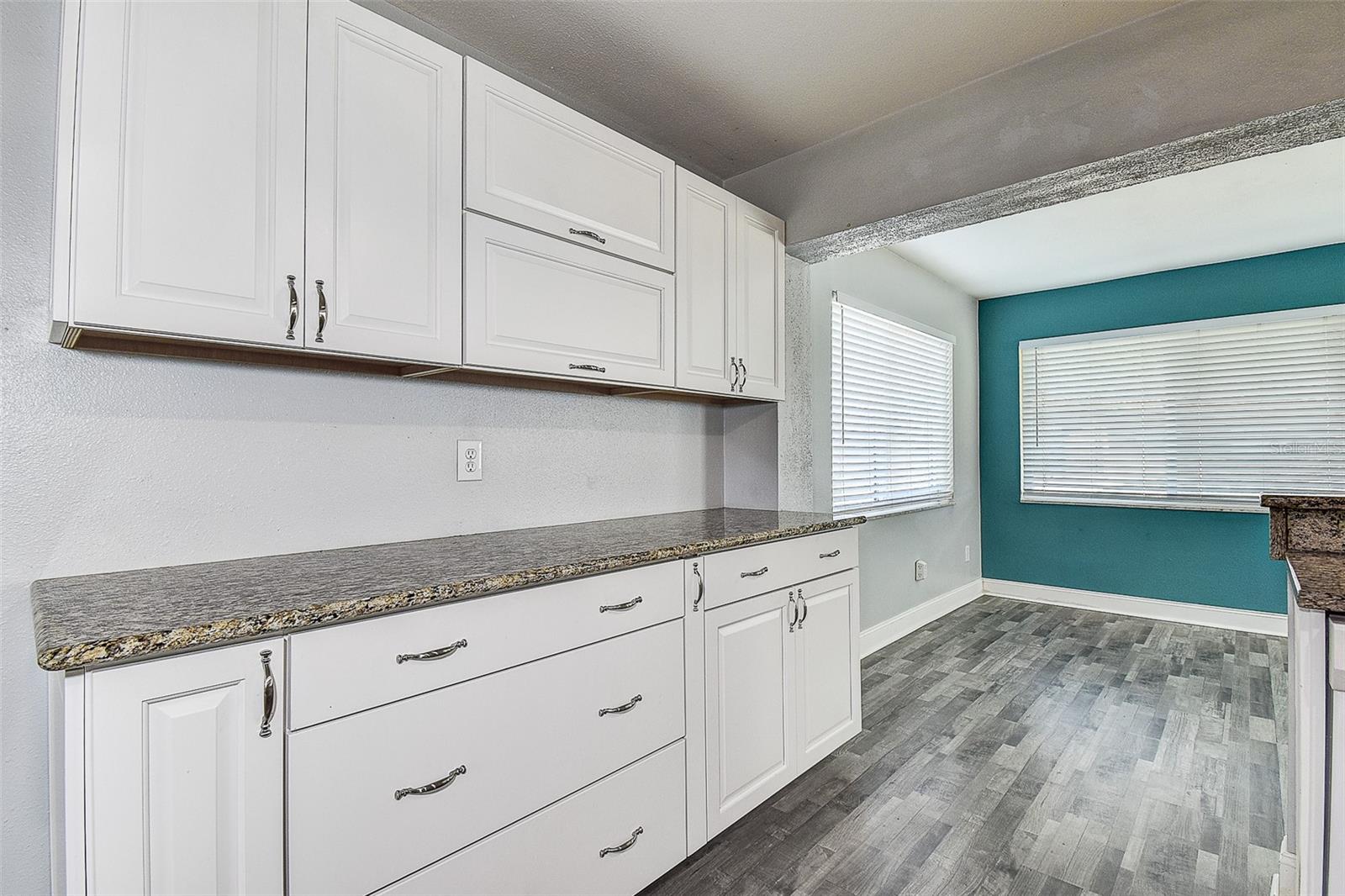 Listing photo id 10 for 14131 89th Avenue