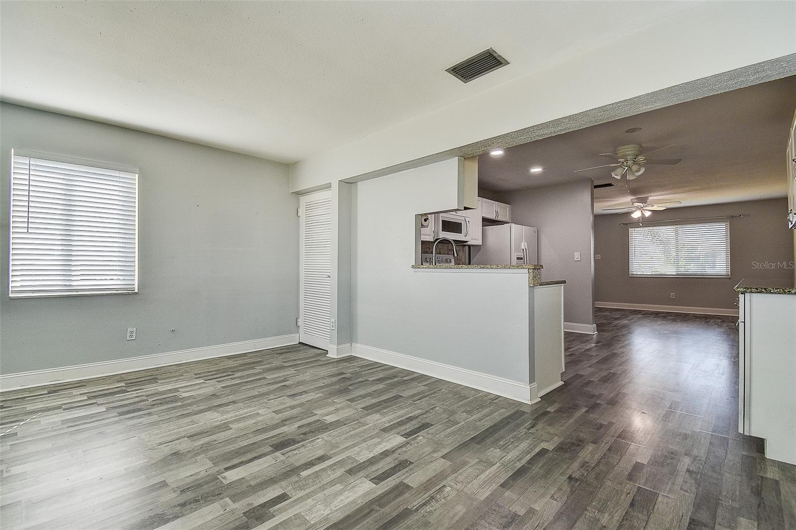 Listing photo id 13 for 14131 89th Avenue