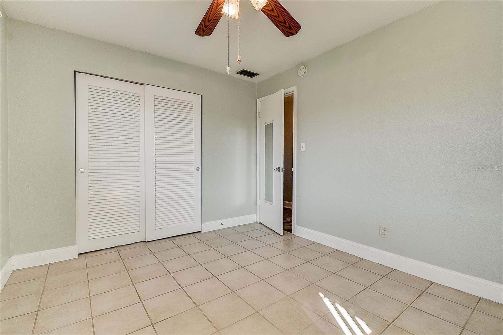 Listing photo id 19 for 14131 89th Avenue