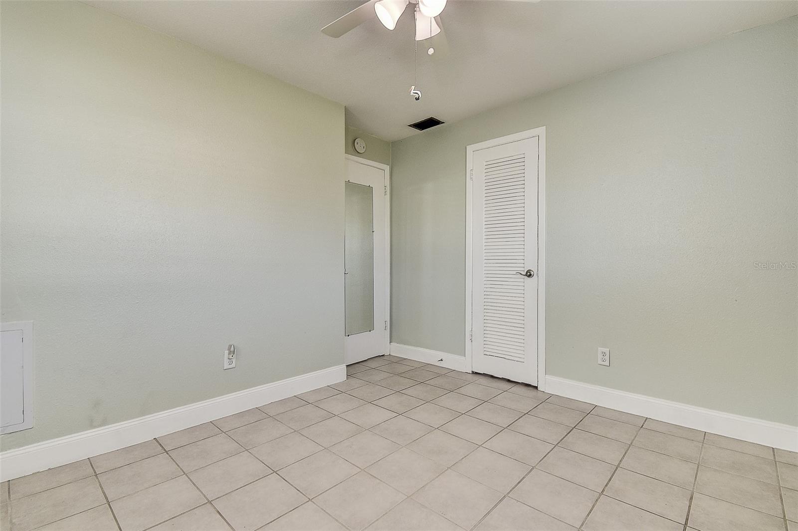 Listing photo id 22 for 14131 89th Avenue