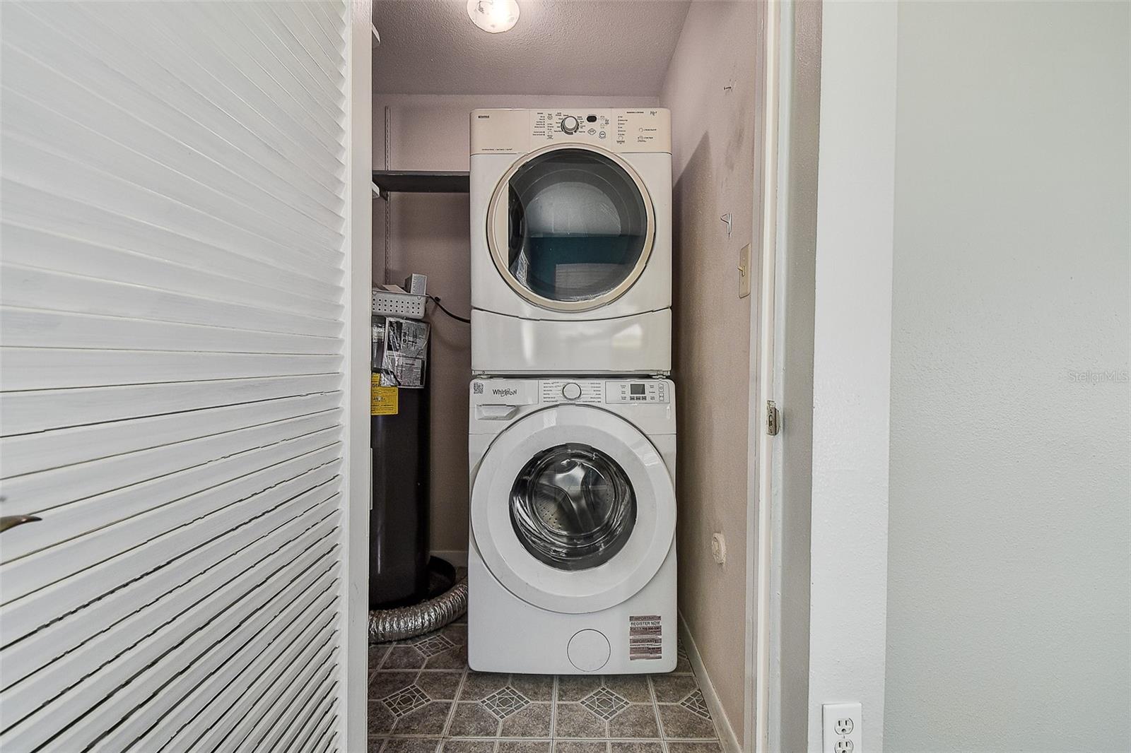 Listing photo id 26 for 14131 89th Avenue