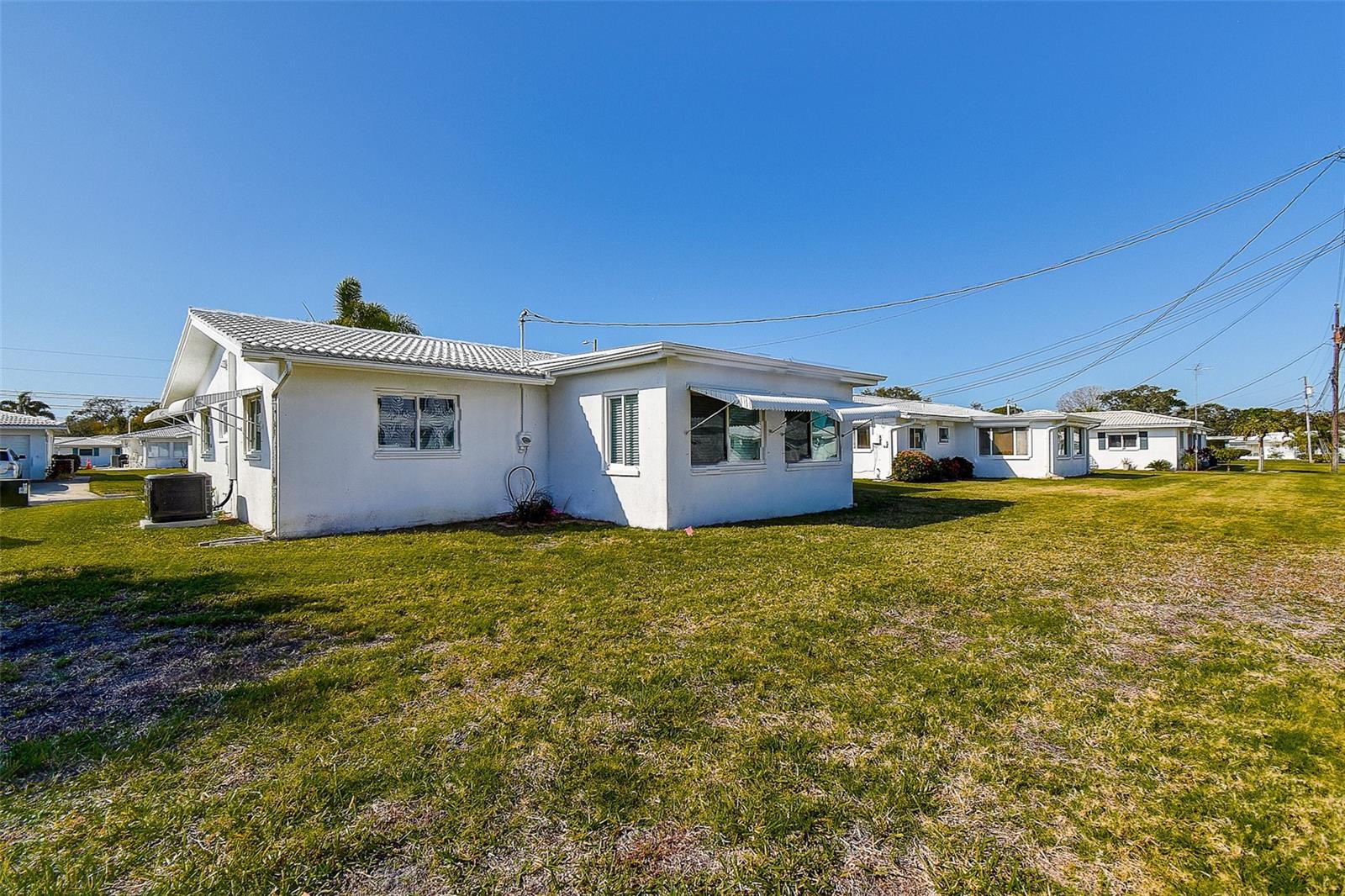 Listing photo id 30 for 14131 89th Avenue