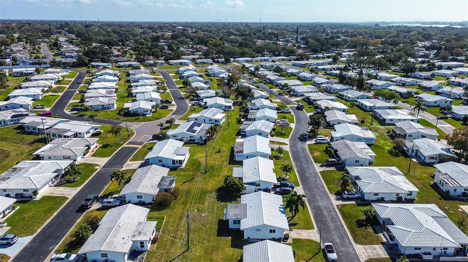 Listing photo id 34 for 14131 89th Avenue