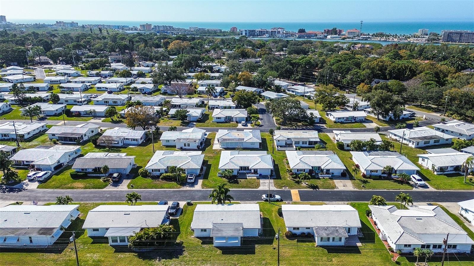 Listing photo id 35 for 14131 89th Avenue