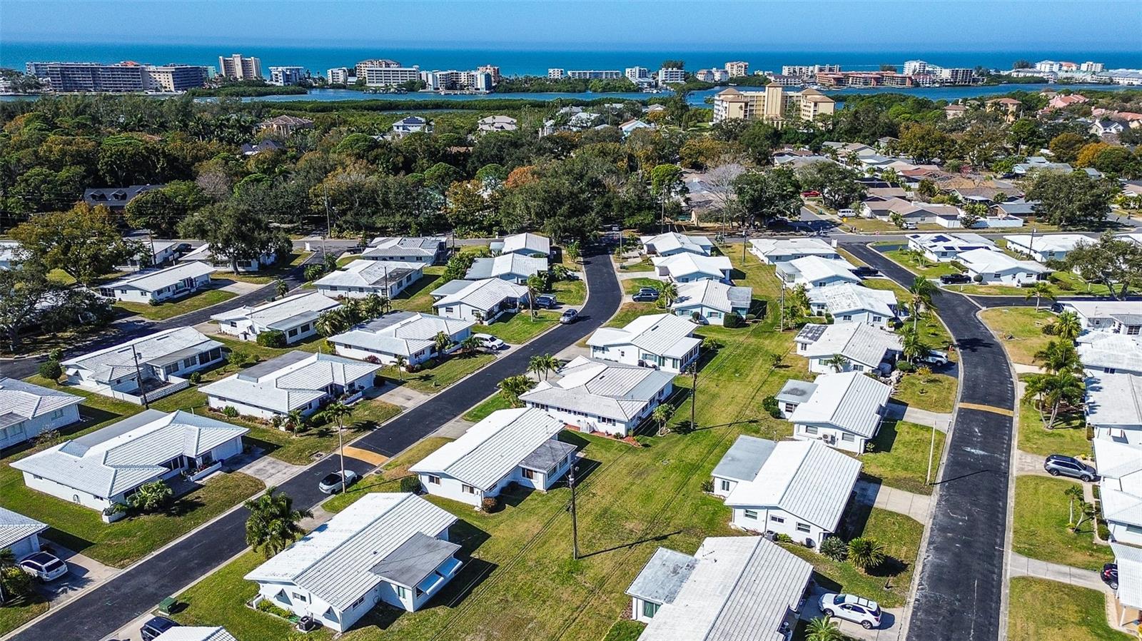 Listing photo id 36 for 14131 89th Avenue