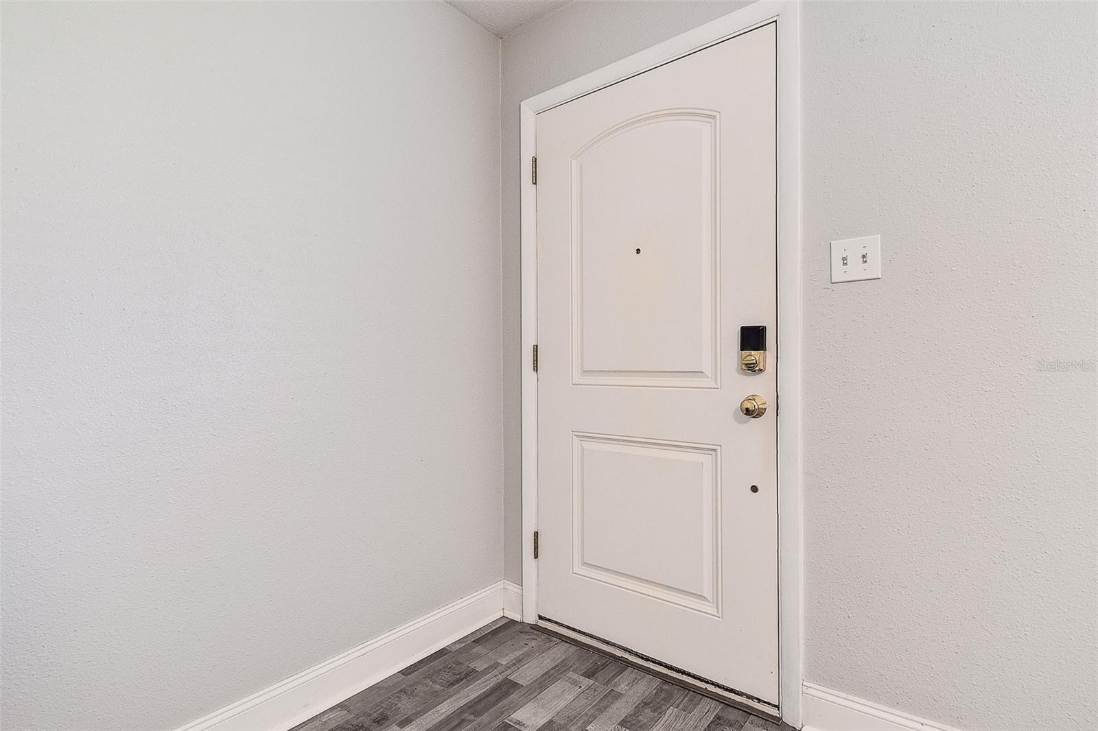 Listing photo id 5 for 14131 89th Avenue