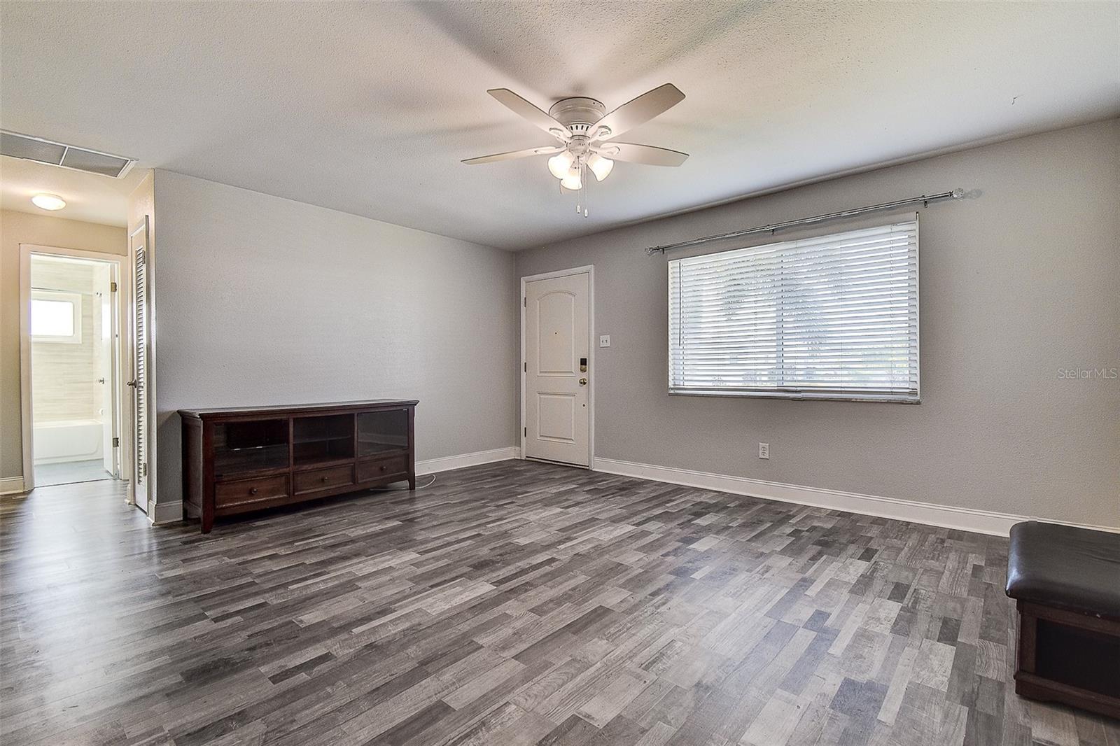 Listing photo id 7 for 14131 89th Avenue