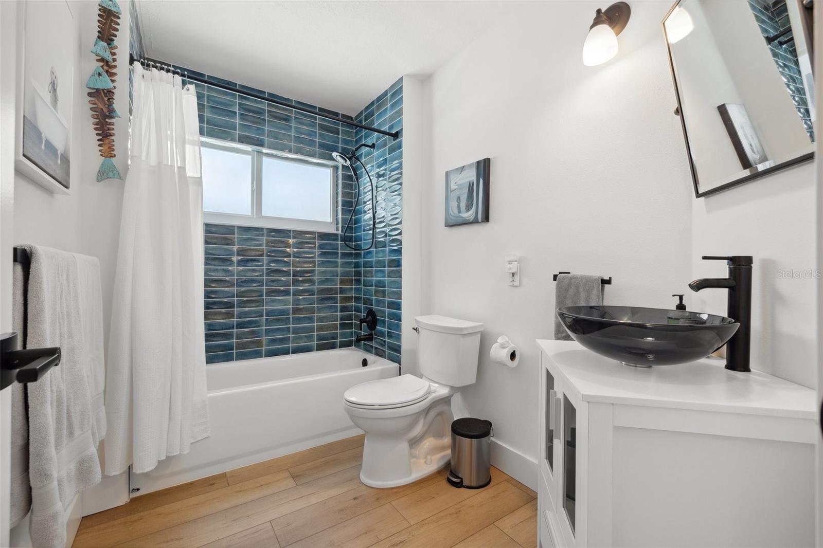 Image 38 of 63 For 1424 47th Avenue Ne