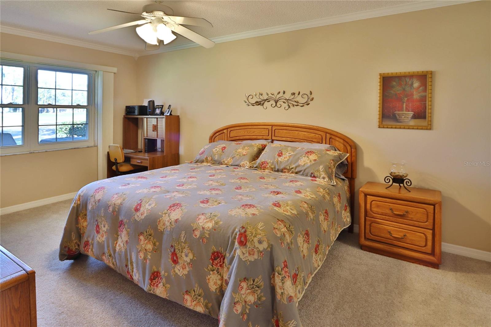 Image 25 of 41 For 880 Maclaren Drive N B