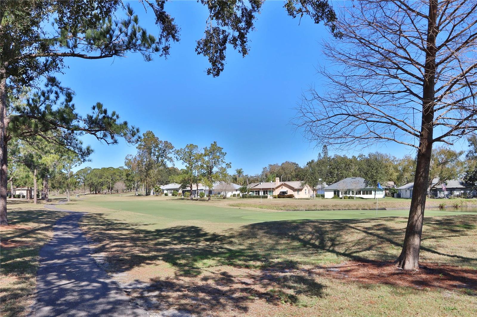 Image 37 of 41 For 880 Maclaren Drive N B