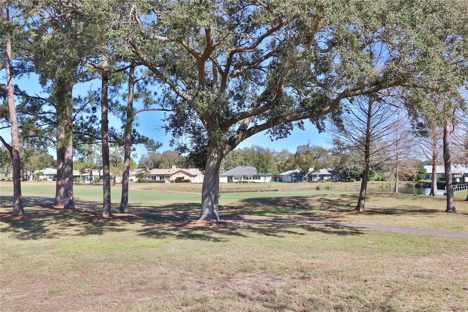 Image 39 of 41 For 880 Maclaren Drive N B