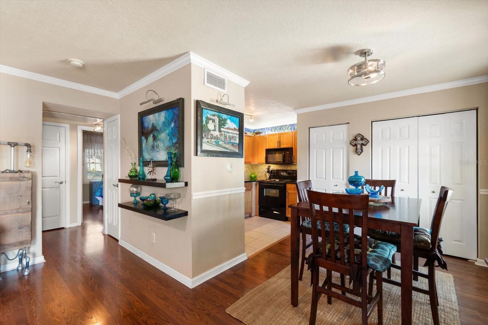 Image 8 of 45 For 158 Pompano Drive Se A