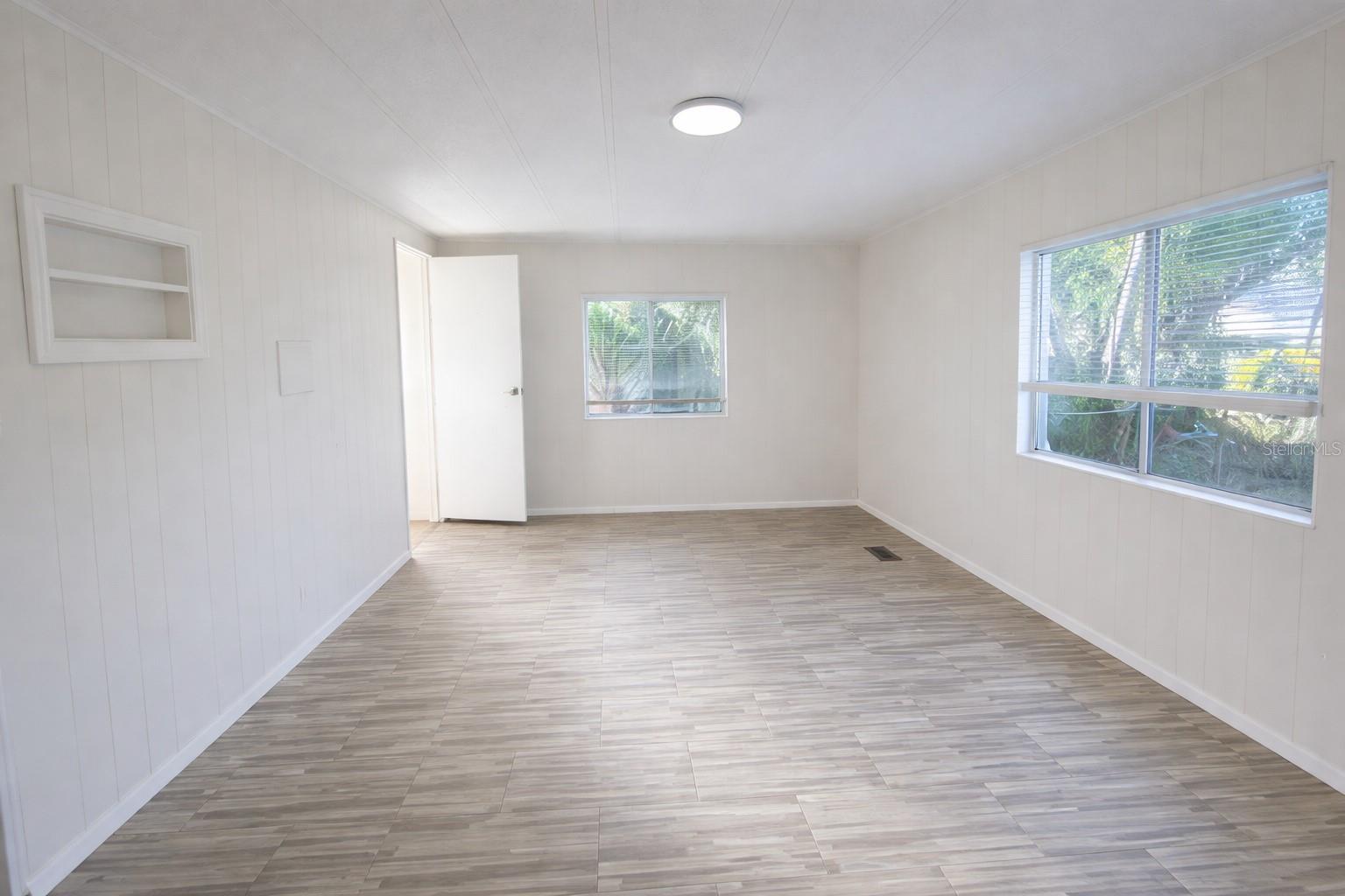 Image 10 of 20 For 7127 Commons Boulevard