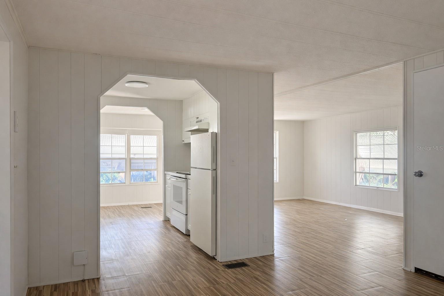 Image 4 of 20 For 7127 Commons Boulevard