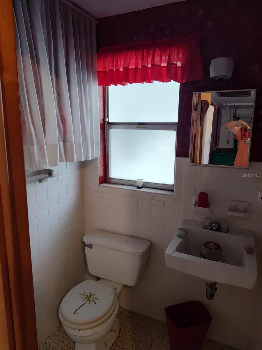 Image 16 of 19 For 38247 3rd Avenue