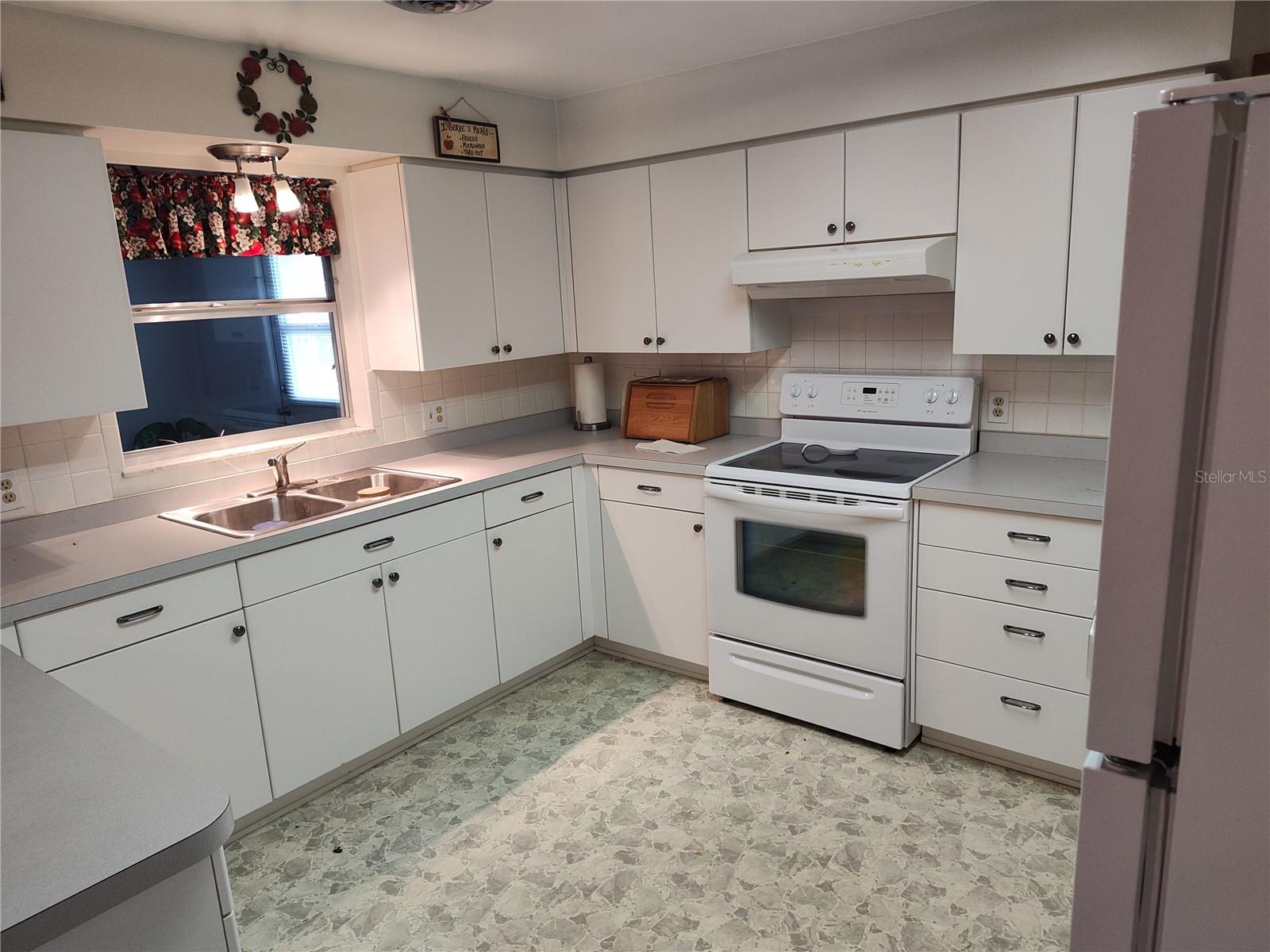 Image 2 of 19 For 38247 3rd Avenue