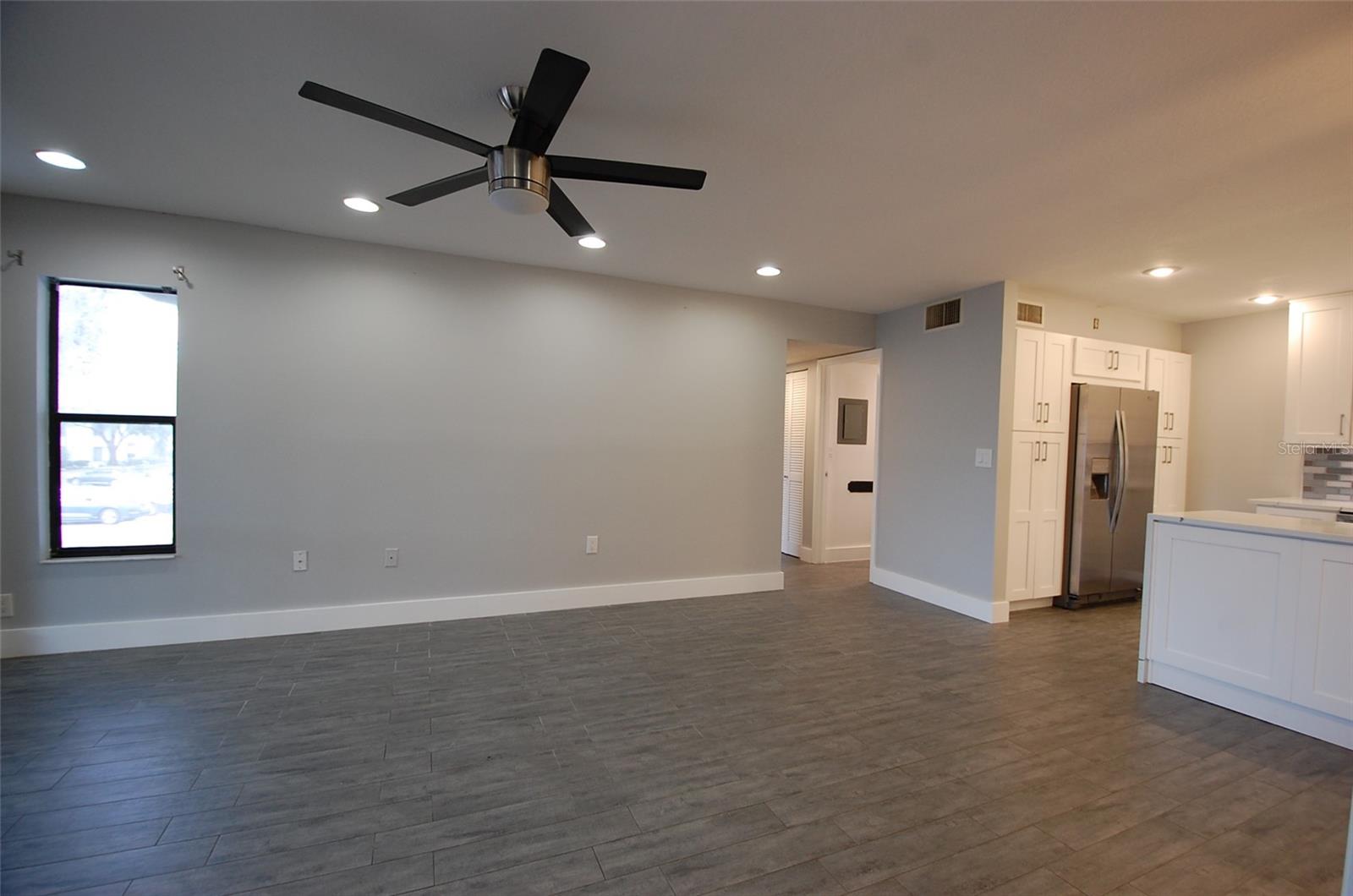 Image 2 of 28 For 1258 Pine Ridge Circle W E2